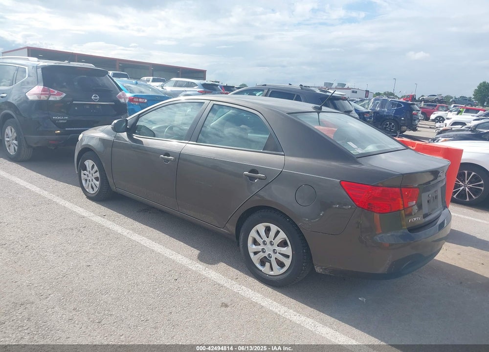 2011 KIA FORTE VIN: KNAFU4A27B5435221