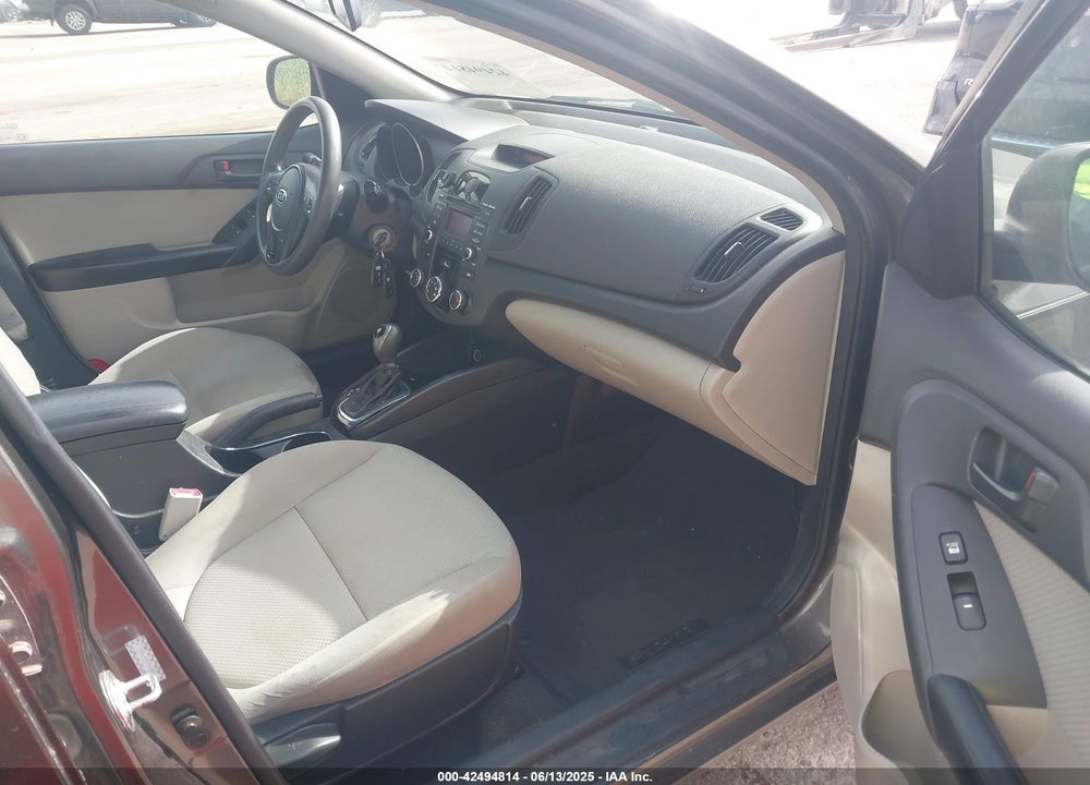 2011 KIA FORTE VIN: KNAFU4A27B5435221