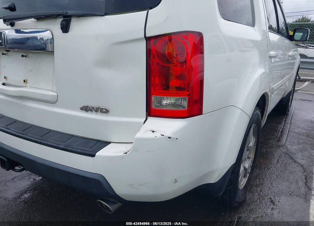 2011 HONDA PILOT VIN: 5FNYF4H5XBB057819