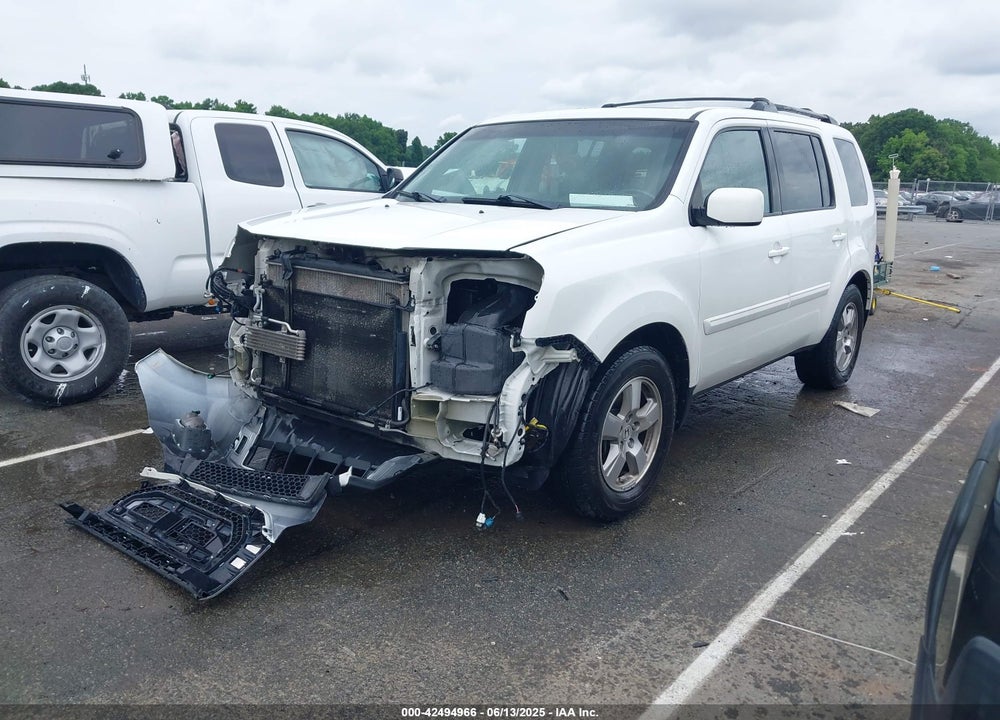 2011 HONDA PILOT VIN: 5FNYF4H5XBB057819