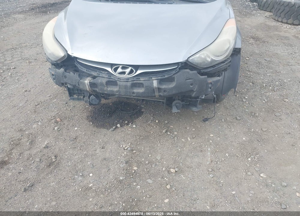 2013 HYUNDAI ELANTRA VIN: KMHDH4AE5DU927615