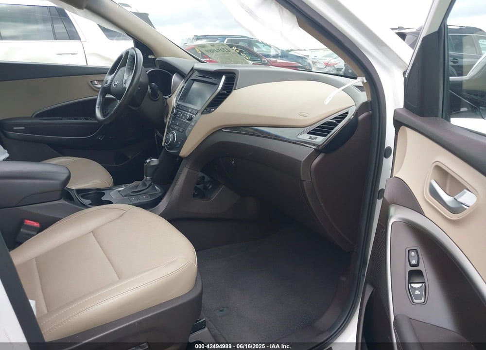 2017 HYUNDAI SANTA FE SPORT 2.4L VIN: 5XYZU3LB3HG464738