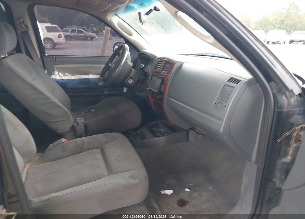 2005 DODGE DAKOTA SLT VIN: 1D7HE48K45S314897