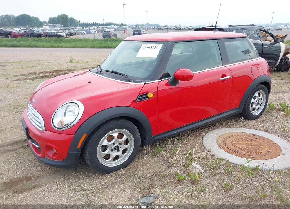 2013 MINI HARDTOP VIN: WMWSU3C55DT547093