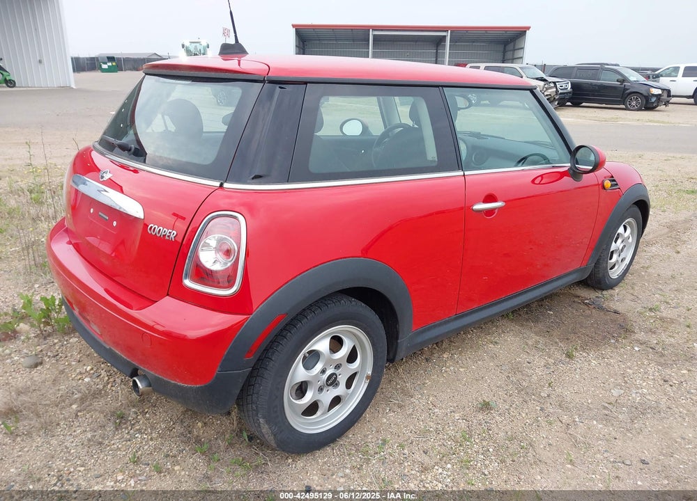 2013 MINI HARDTOP VIN: WMWSU3C55DT547093
