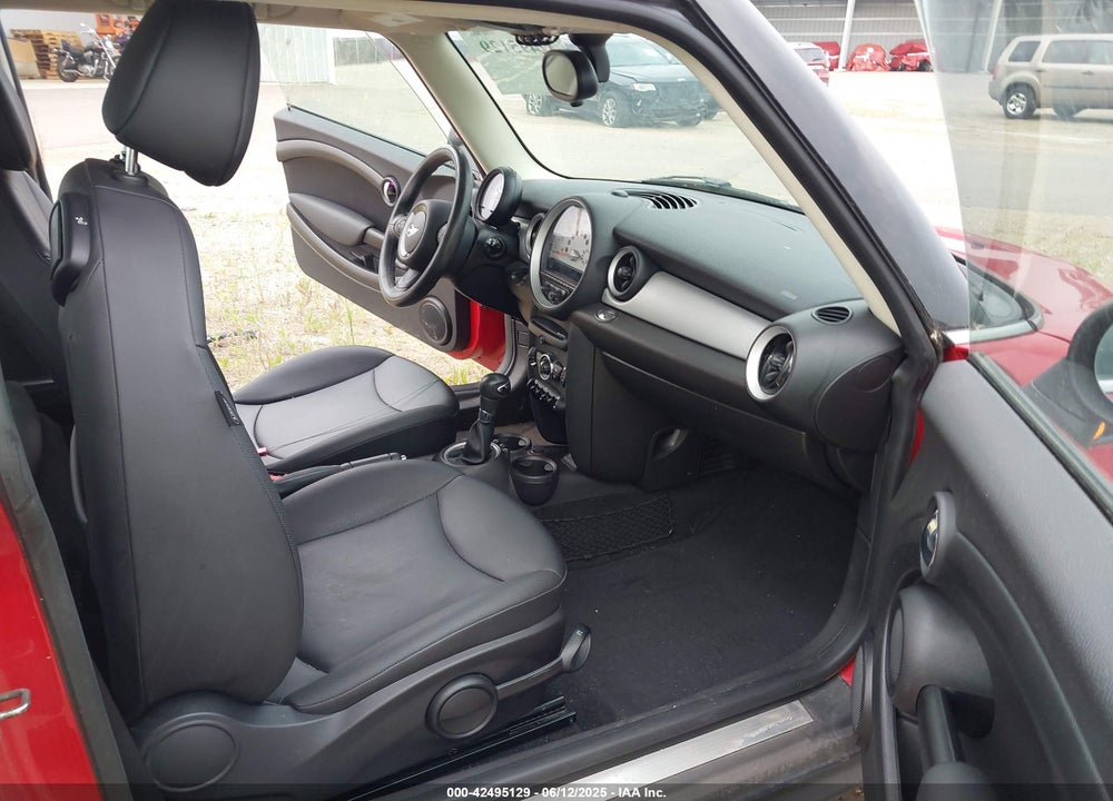2013 MINI HARDTOP VIN: WMWSU3C55DT547093