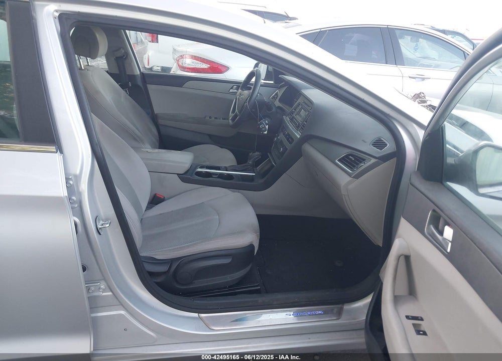 2015 HYUNDAI SONATA SE VIN: 5NPE24AF7FH186500