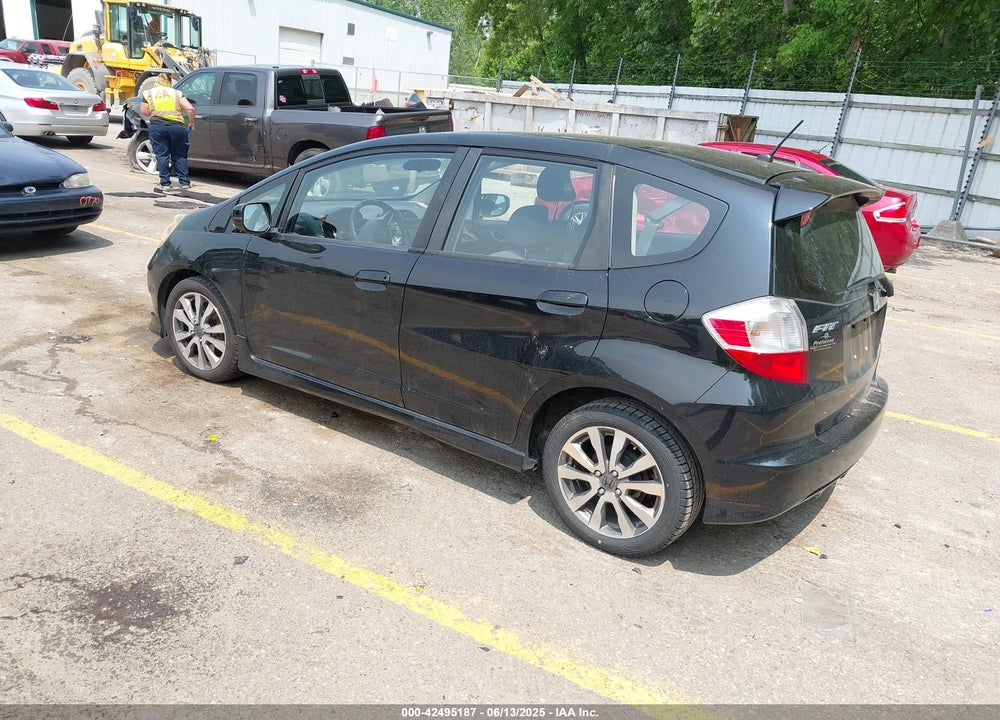 2012 HONDA FIT VIN: JHMGE8H50CC000757