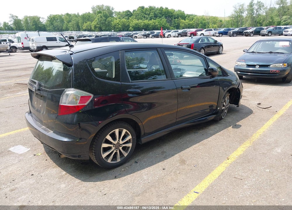 2012 HONDA FIT VIN: JHMGE8H50CC000757
