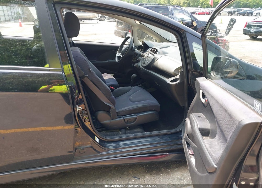 2012 HONDA FIT VIN: JHMGE8H50CC000757