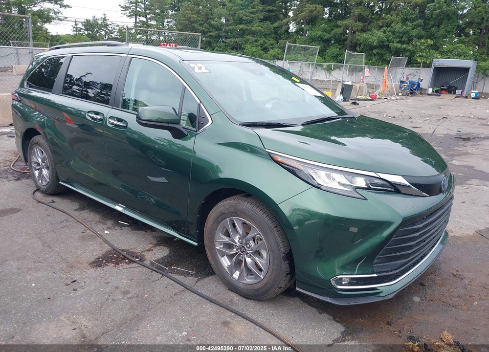 2022 TOYOTA SIENNA XLE VIN: 5TDYSKFC1NS043177