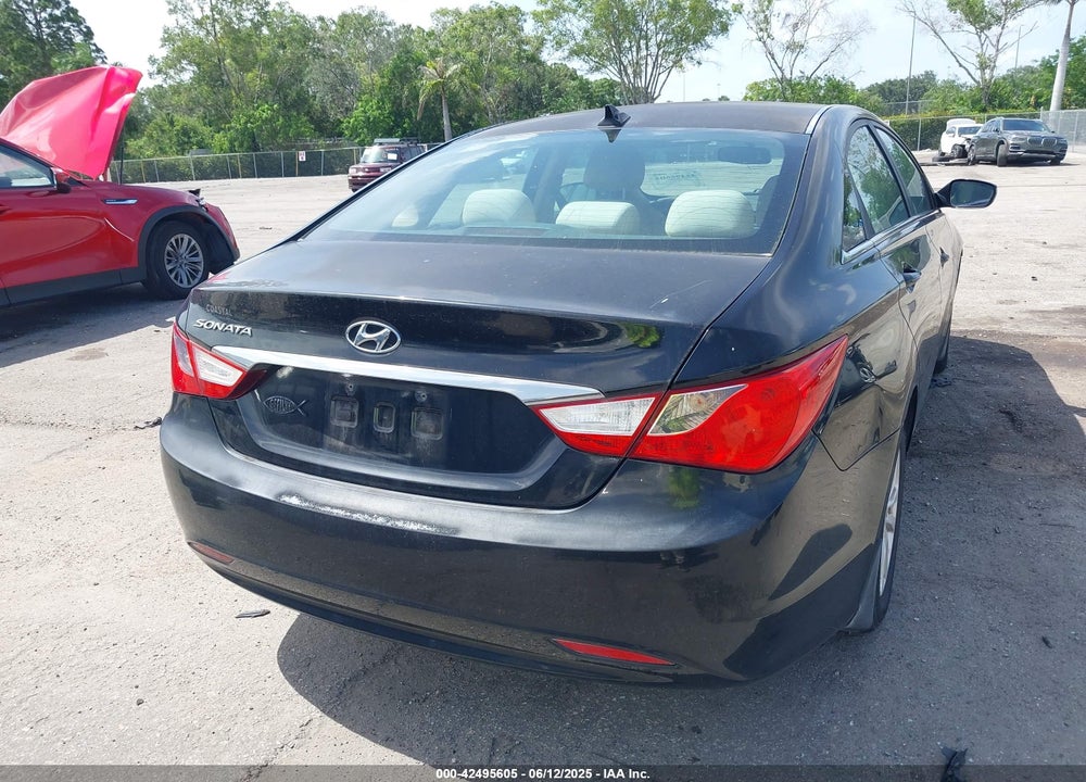 2013 HYUNDAI SONATA VIN: 5NPEB4AC2DH645175