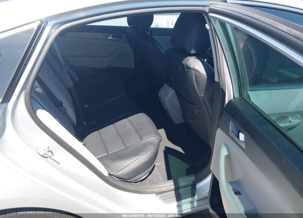 2015 HYUNDAI SONATA VIN: 5NPE24AFXFH201958