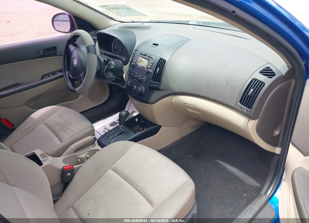 2010 HYUNDAI ELANTRA TOURING VIN: KMHDB8AE1AU075168