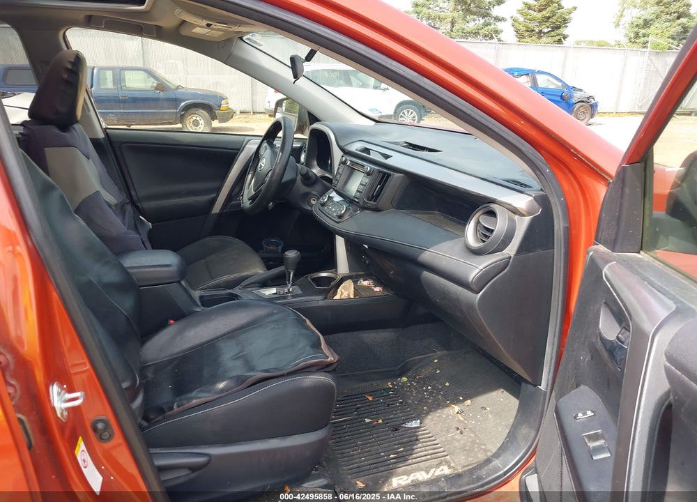 2016 TOYOTA RAV4 XLE VIN: JTMRFREV4GJ099859