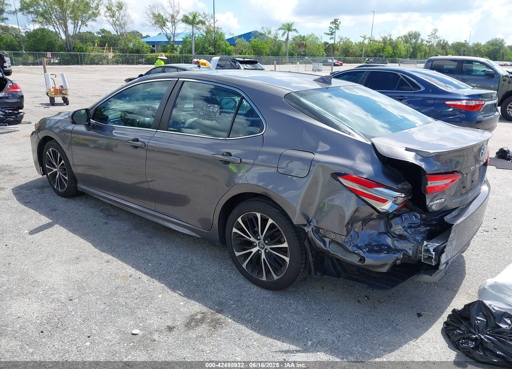 2019 TOYOTA CAMRY VIN: 4T1B11HK2KU856070