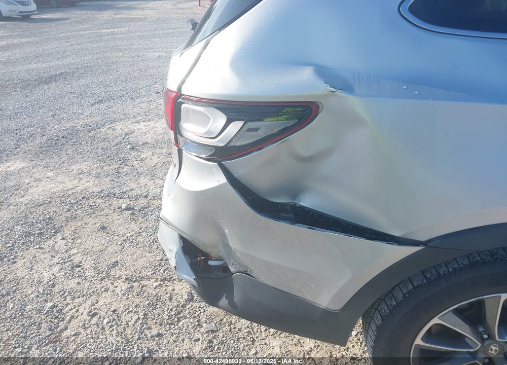 2017 HYUNDAI SANTA FE VIN: KM8SMDHF0HU174230