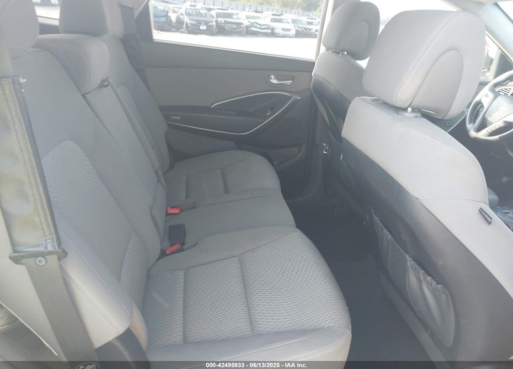 2017 HYUNDAI SANTA FE VIN: KM8SMDHF0HU174230