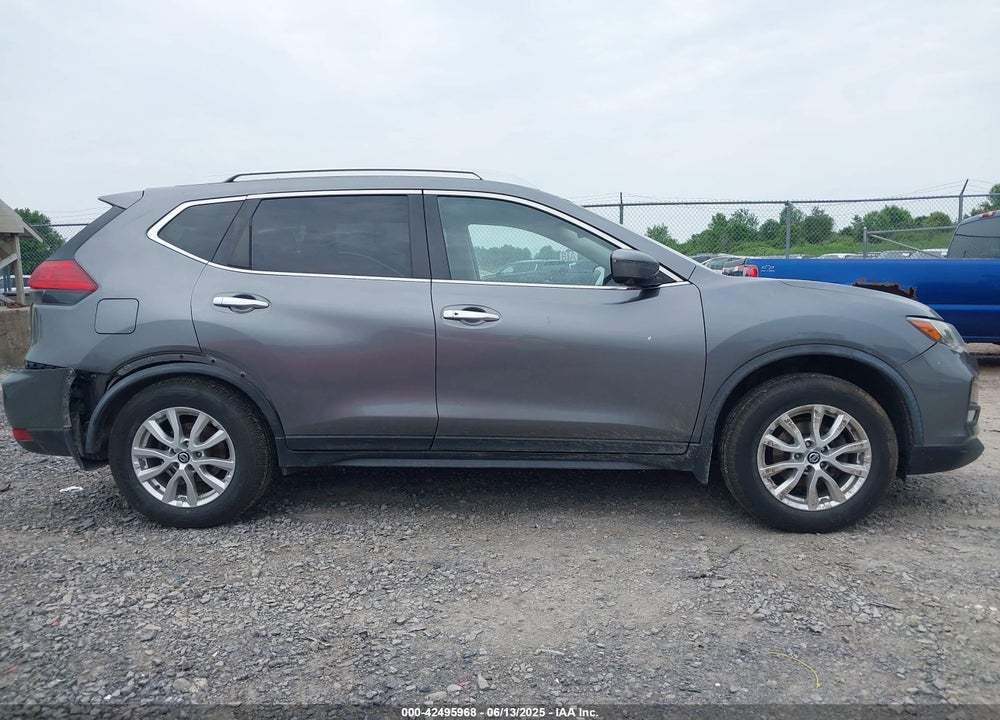 2017 NISSAN ROGUE SV VIN: JN8AT2MT8HW404124
