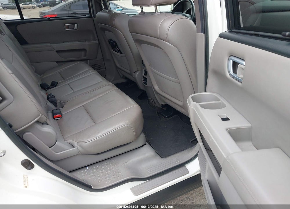 2012 HONDA PILOT TOURING VIN: 5FNYF4H96CB082110