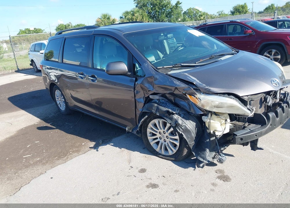 2016 TOYOTA SIENNA XLE 8 PASSENGER VIN: 5TDYK3DC7GS691618