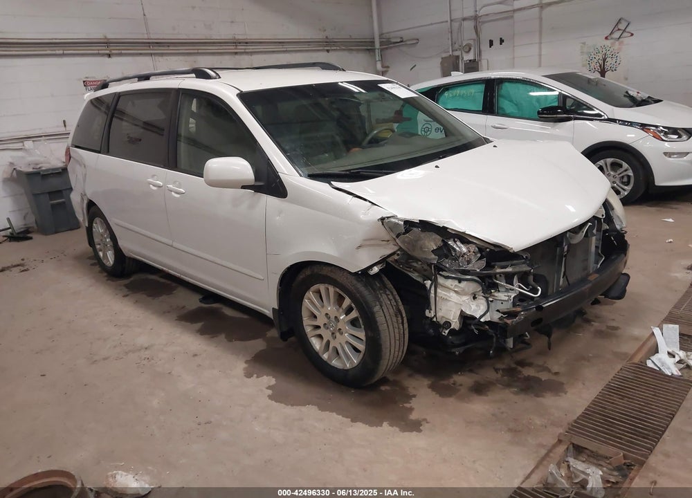 2008 TOYOTA SIENNA XLE VIN: 5TDZK22C08S132382