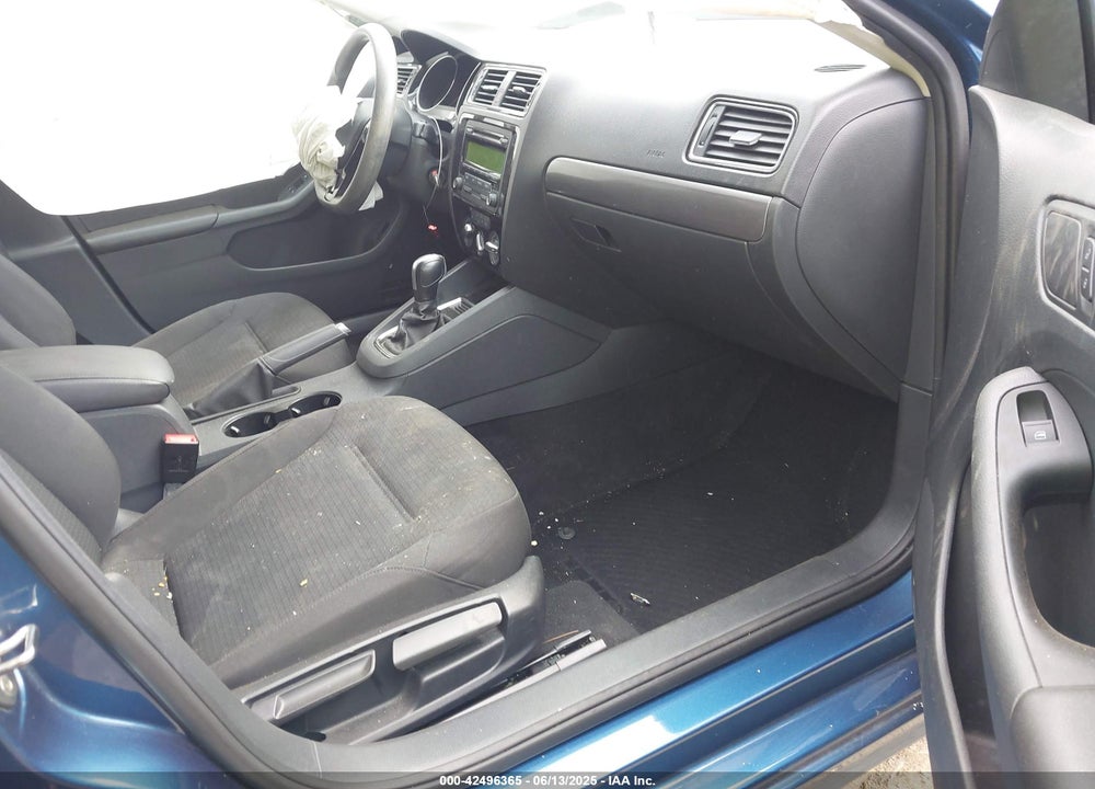 2015 VOLKSWAGEN JETTA VIN: 3VWLA7AJ4FM283001
