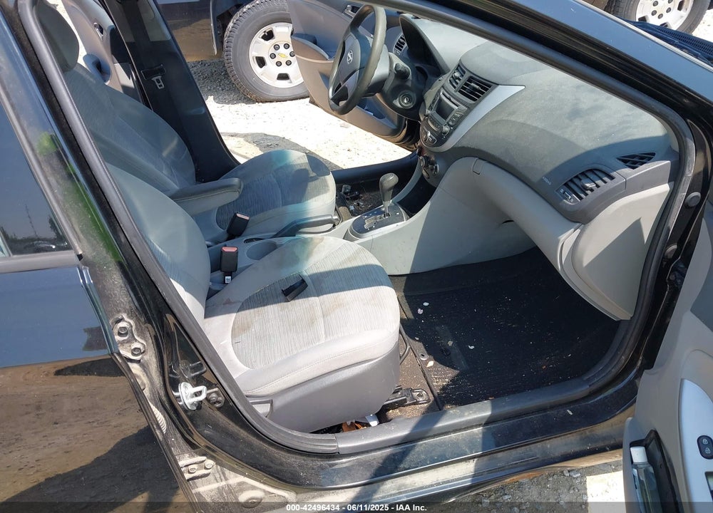 2015 HYUNDAI ACCENT VIN: KMHCT4AE8FU901510