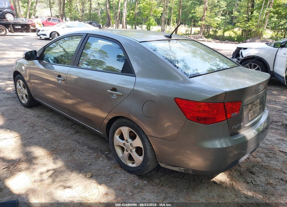 2010 KIA FORTE VIN: KNAFU4A26A5300519