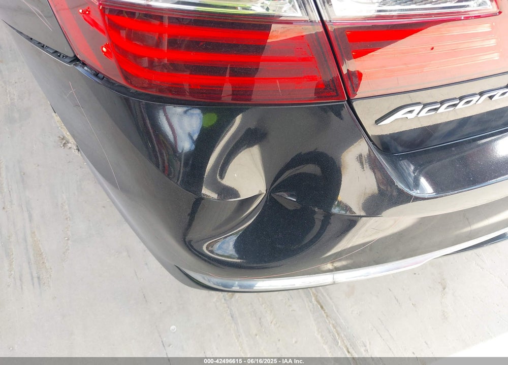 2017 HONDA ACCORD VIN: 1HGCR2F58HA201993