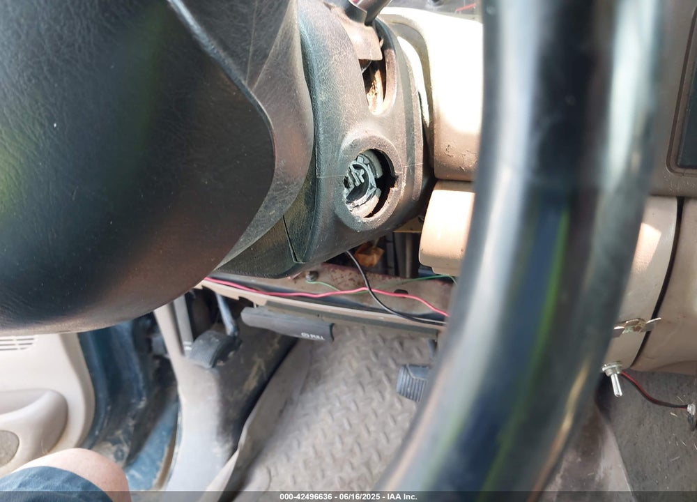 1999 FORD F-250 LARIAT/XL/XLT VIN: 1FTNX21F0XED95844