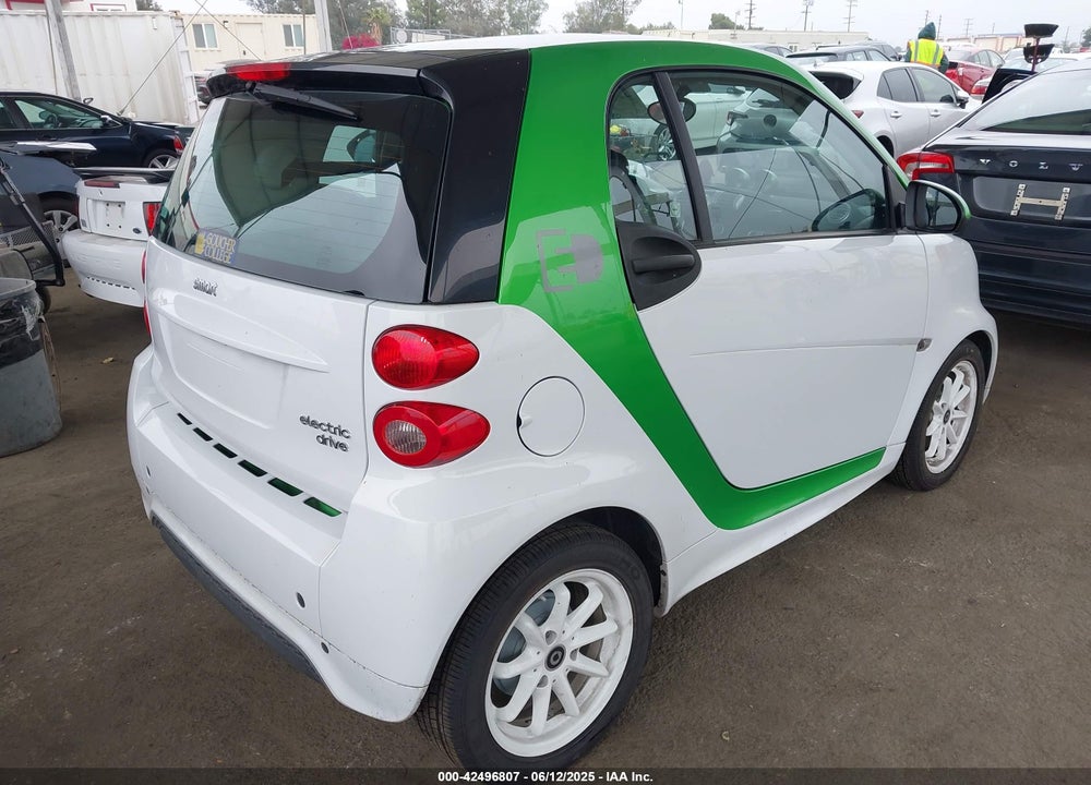 2014 SMART FORTWO ELECTRIC DRIVE PASSION VIN: WMEEJ9AA8EK736860