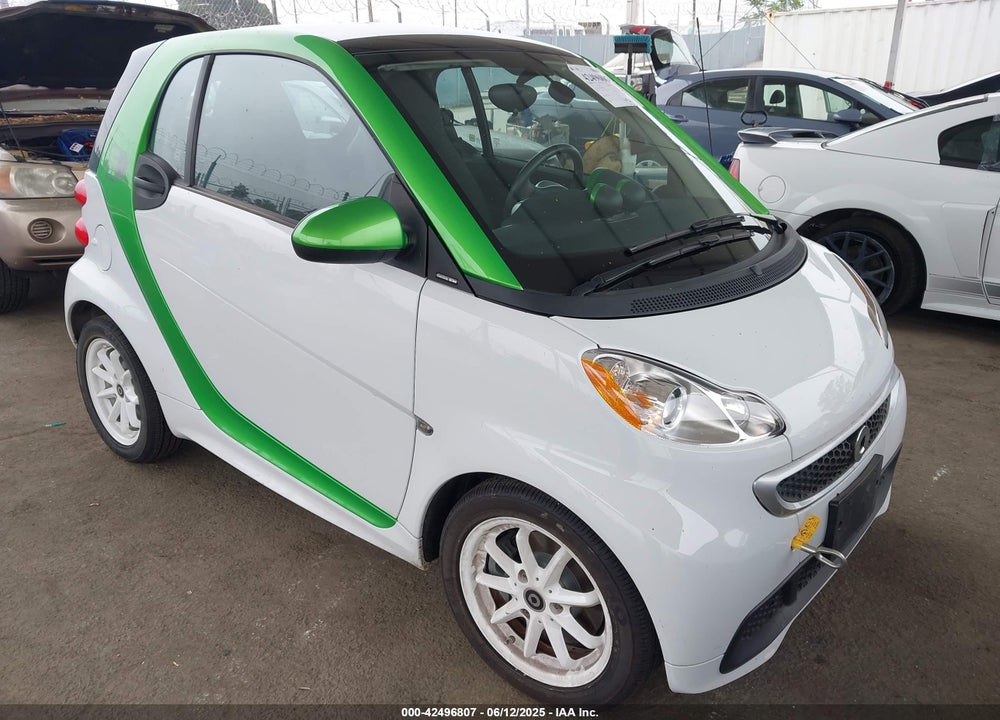 2014 SMART FORTWO ELECTRIC DRIVE PASSION VIN: WMEEJ9AA8EK736860