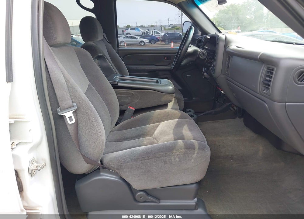 2005 GMC SIERRA 2500HD SLE VIN: 1GTHK23255F811576