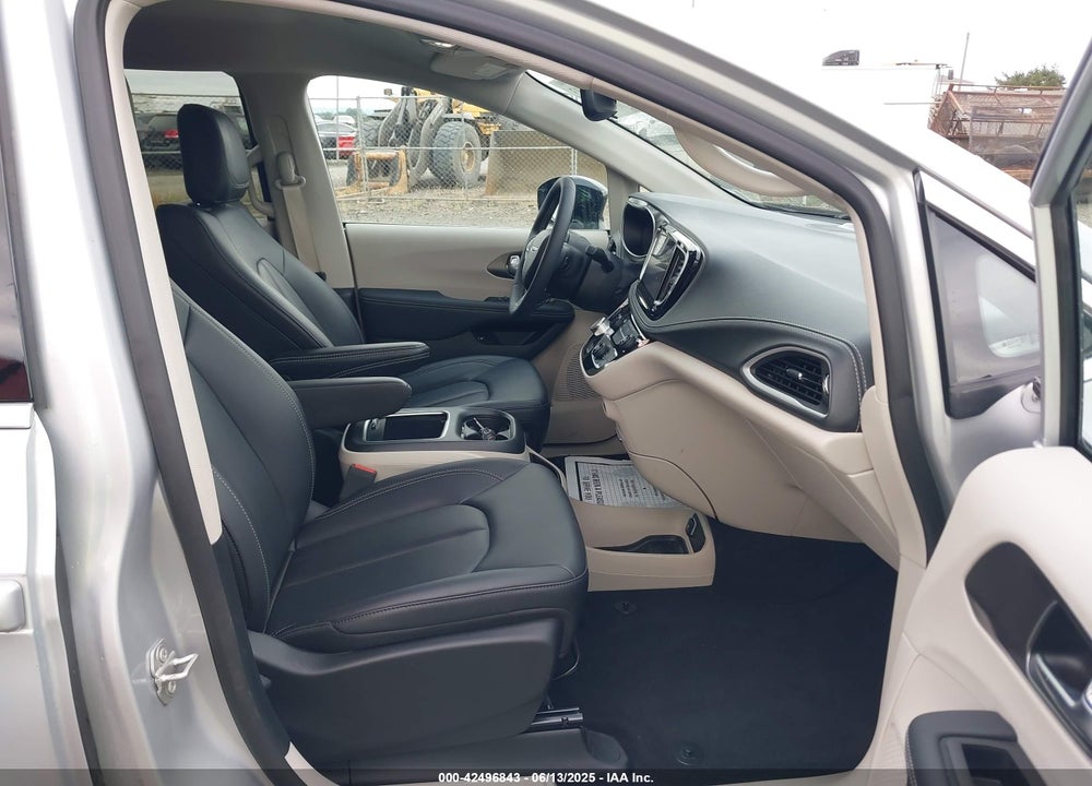 2024 CHRYSLER PACIFICA HYBRID VIN: 2C4RC1S75RR156715