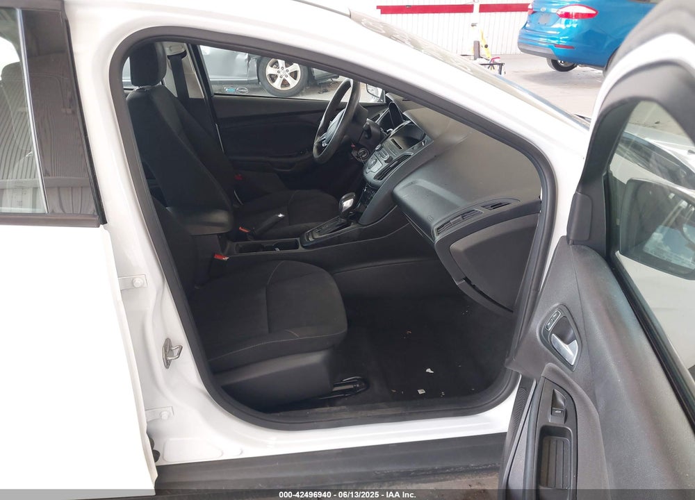 2017 FORD FOCUS VIN: 1FADP3F2XHL342823