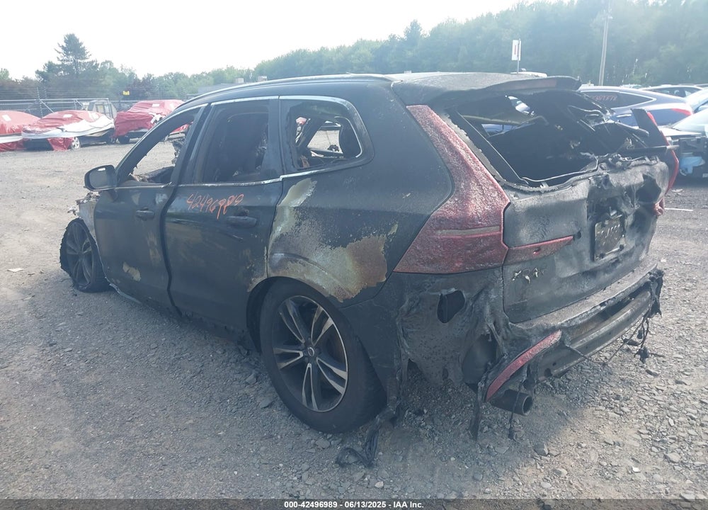 2018 VOLVO XC60 VIN: LYVA22RK2JB113919