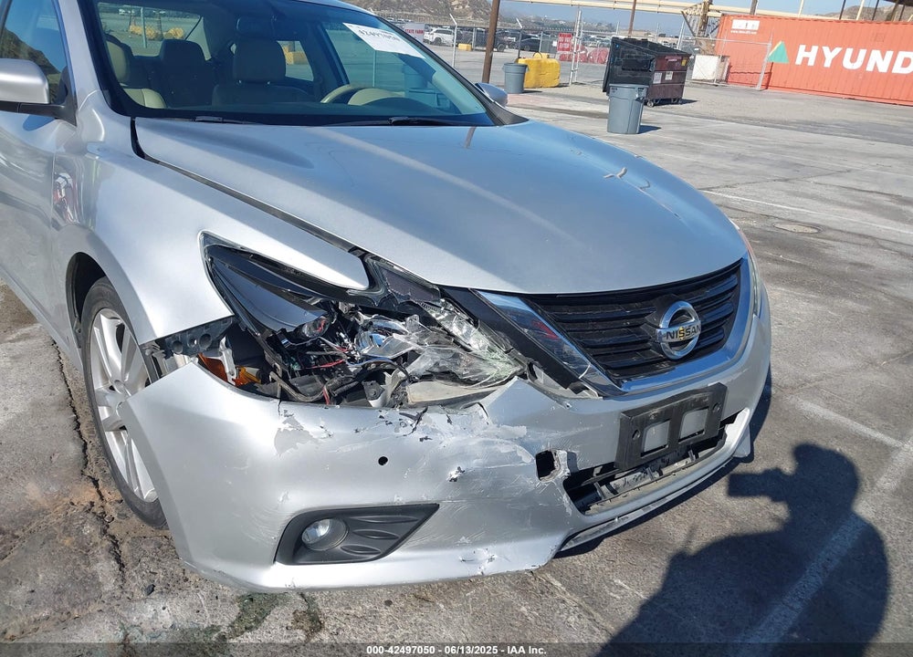 2017 NISSAN ALTIMA VIN: 1N4BL3AP7HC193941