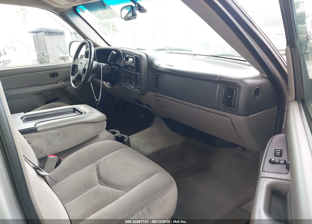 2005 GMC YUKON SLE VIN: 1GKEC13V65J250116