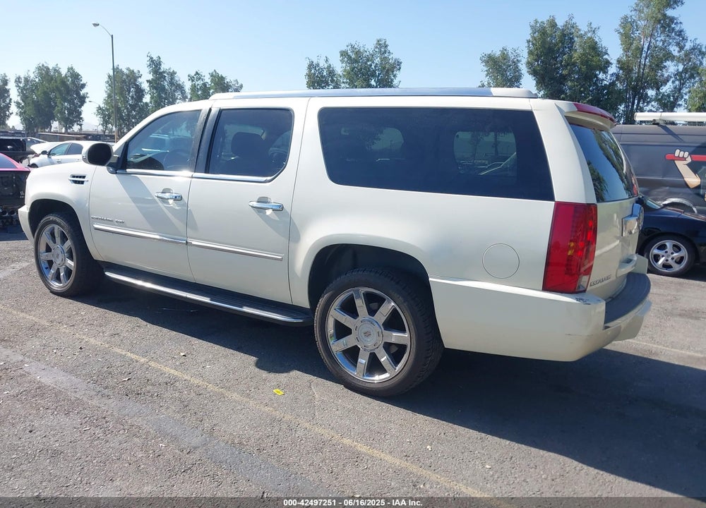 2007 GMC YUKON XL 1500 SLT VIN: 1GKFC16057R332332