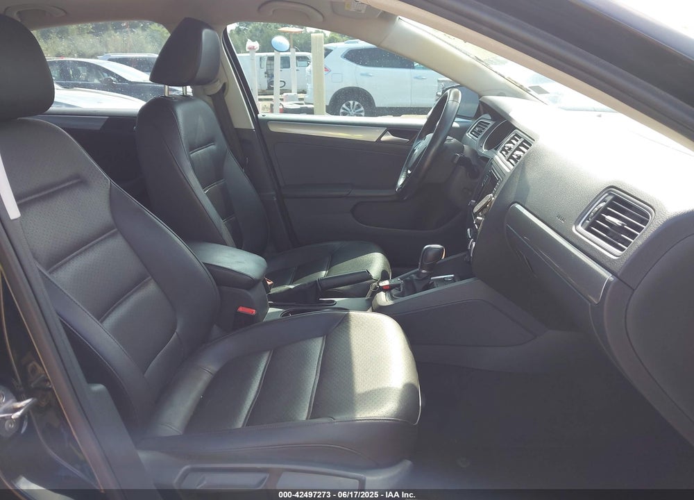 2016 VOLKSWAGEN JETTA VIN: 3VWD67AJXGM210108