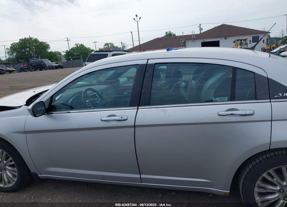 2011 CHRYSLER 200 VIN: 1C3BC2FG7BN526765