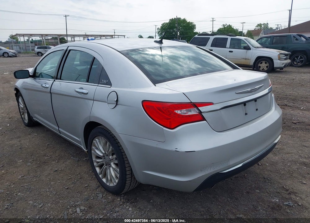2011 CHRYSLER 200 VIN: 1C3BC2FG7BN526765