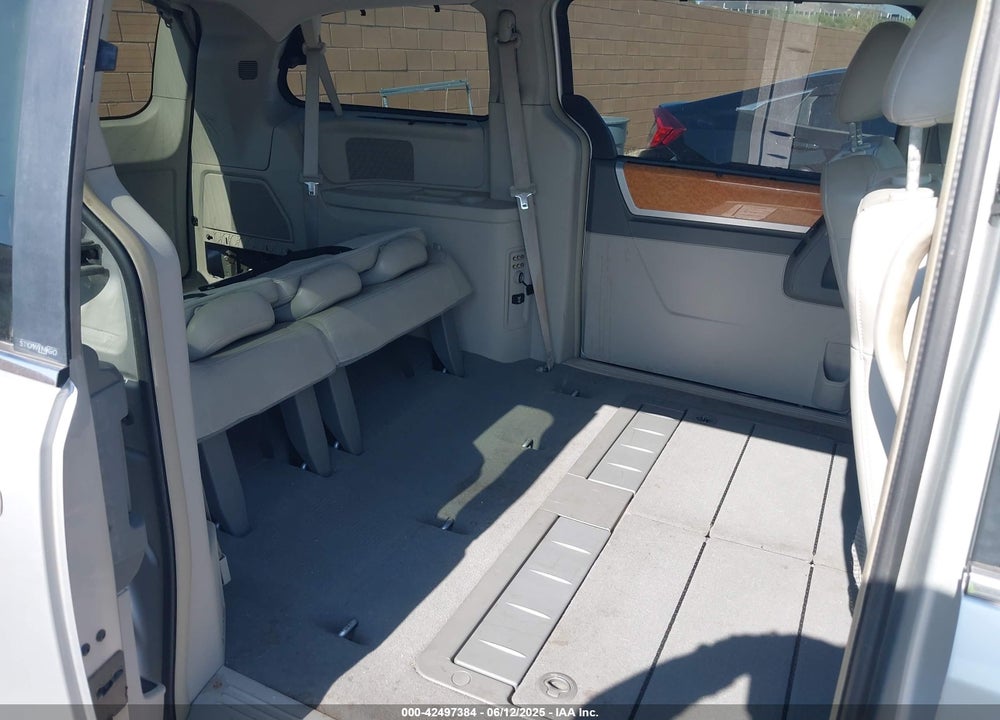 2008 CHRYSLER TOWN & COUNTRY LIMITED VIN: 2A8HR64X88R115717