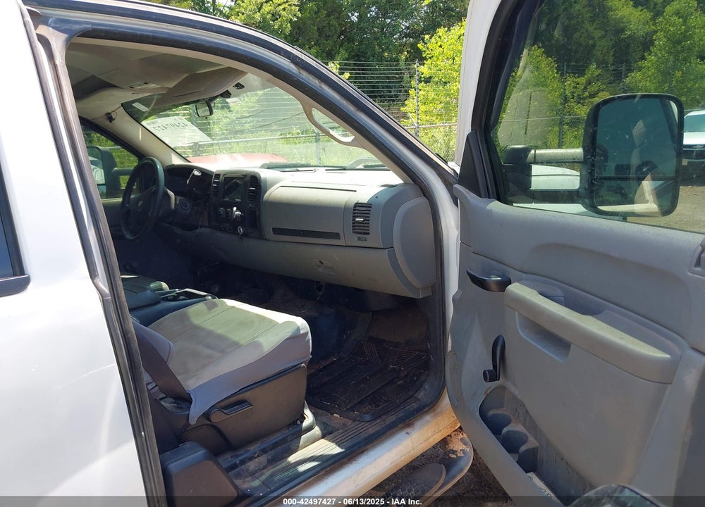 2010 CHEVROLET SILVERADO 1500 VIN: 1GCSKPE39AZ214240