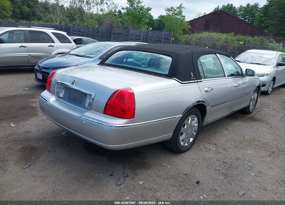 2004 LINCOLN TOWN CAR ULTIMATE VIN: 1LNHM83W94Y609547