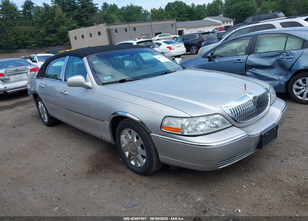 2004 LINCOLN TOWN CAR ULTIMATE VIN: 1LNHM83W94Y609547