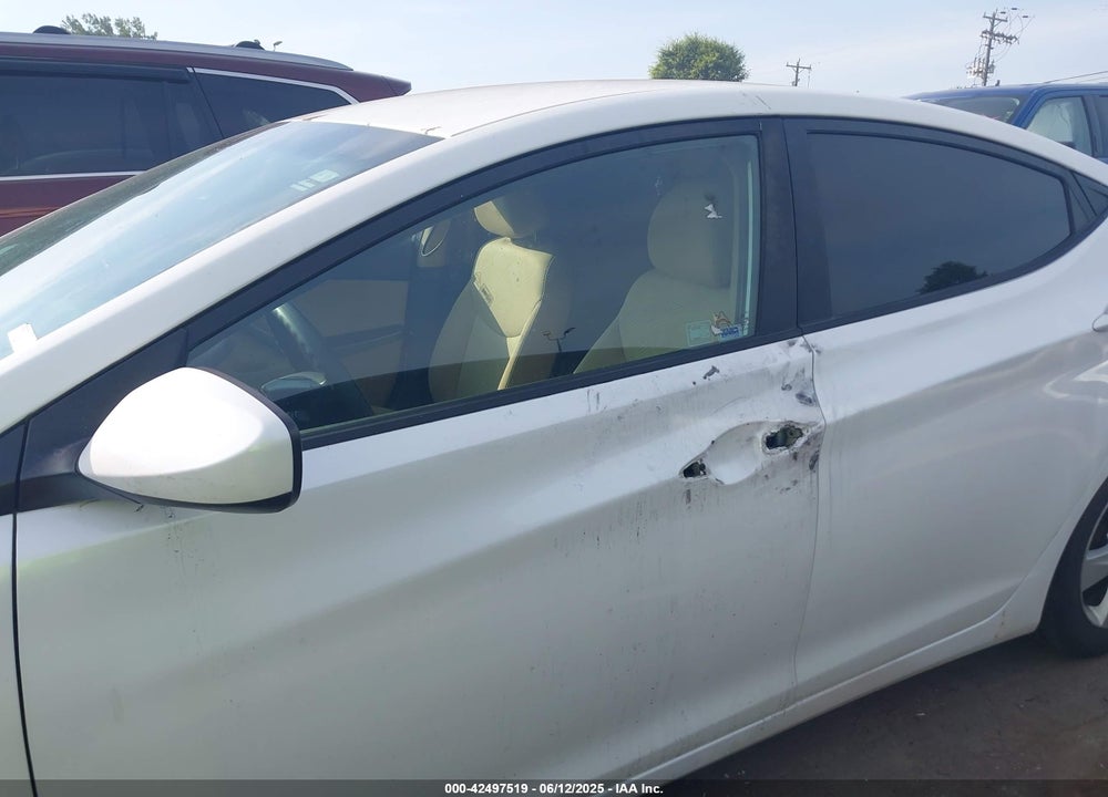 2013 HYUNDAI ELANTRA VIN: 5NPDH4AE8DH306867