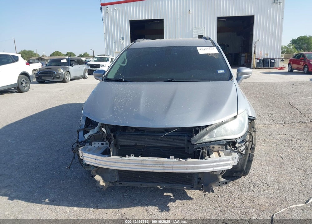 2017 CHRYSLER PACIFICA TOURING L VIN: 2C4RC1BG7HR642618