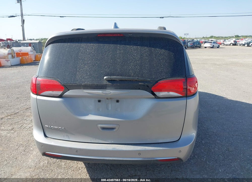 2017 CHRYSLER PACIFICA TOURING L VIN: 2C4RC1BG7HR642618